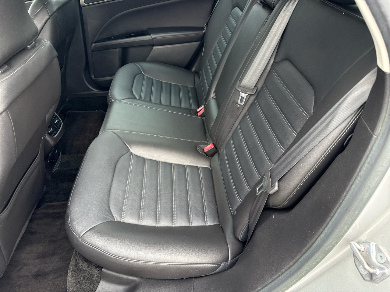 Ford Fusion Hybrid SE 2016