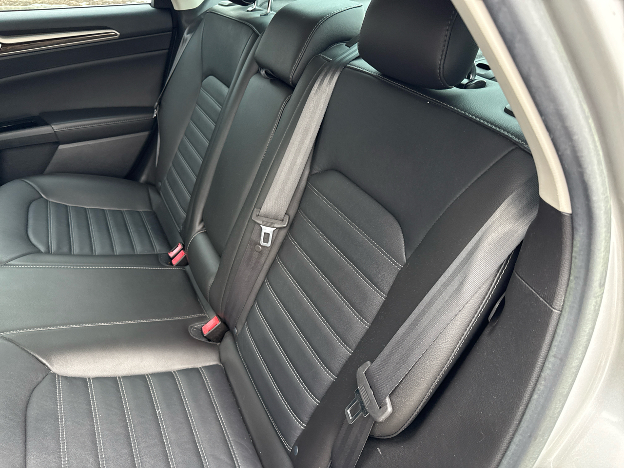 Ford Fusion Hybrid SE 2016