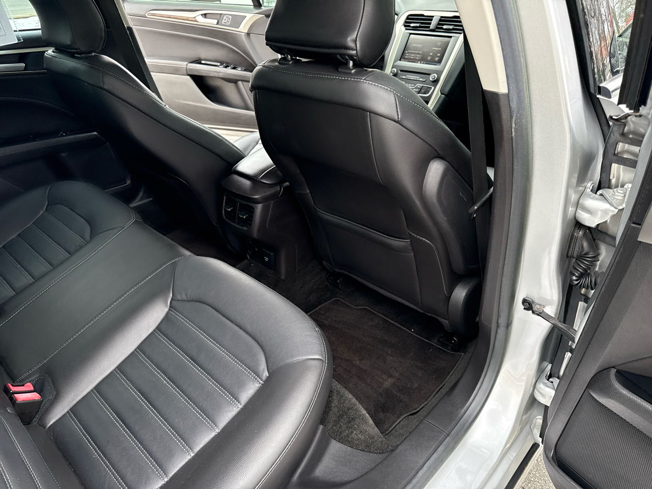 Ford Fusion Hybrid SE 2016