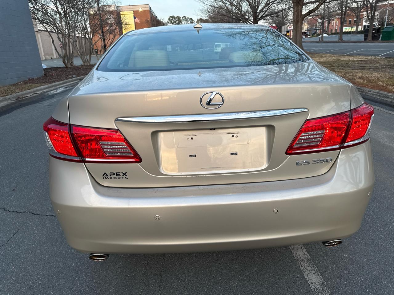 Lexus ES 350 Sedan 2011