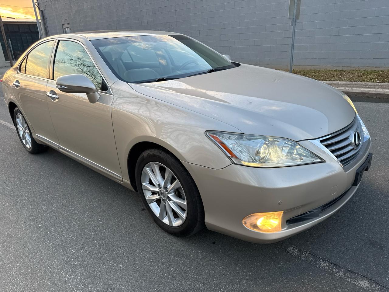 Lexus ES 350 Sedan 2011