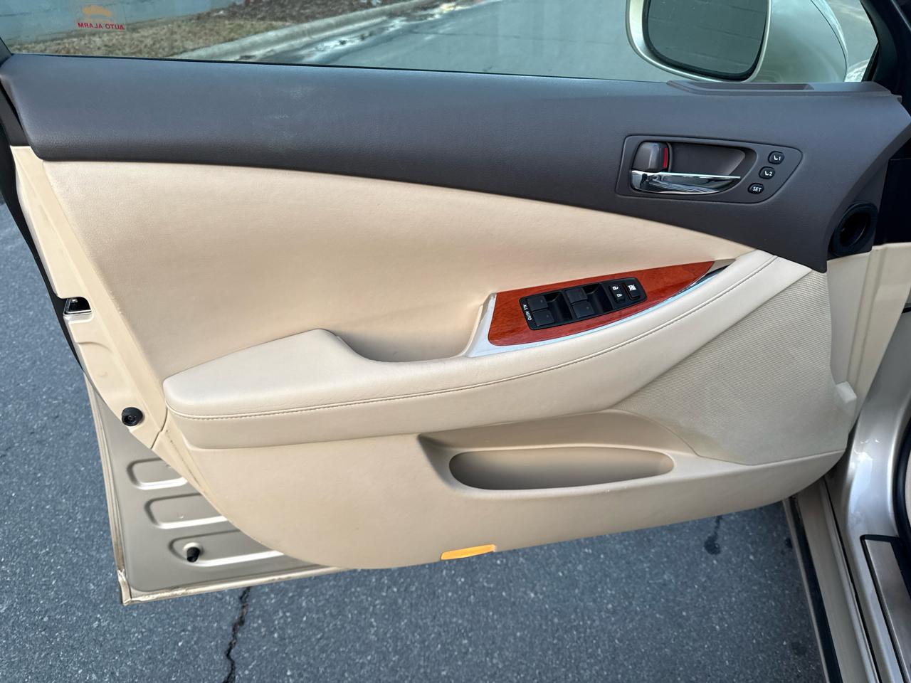 Lexus ES 350 Sedan 2011