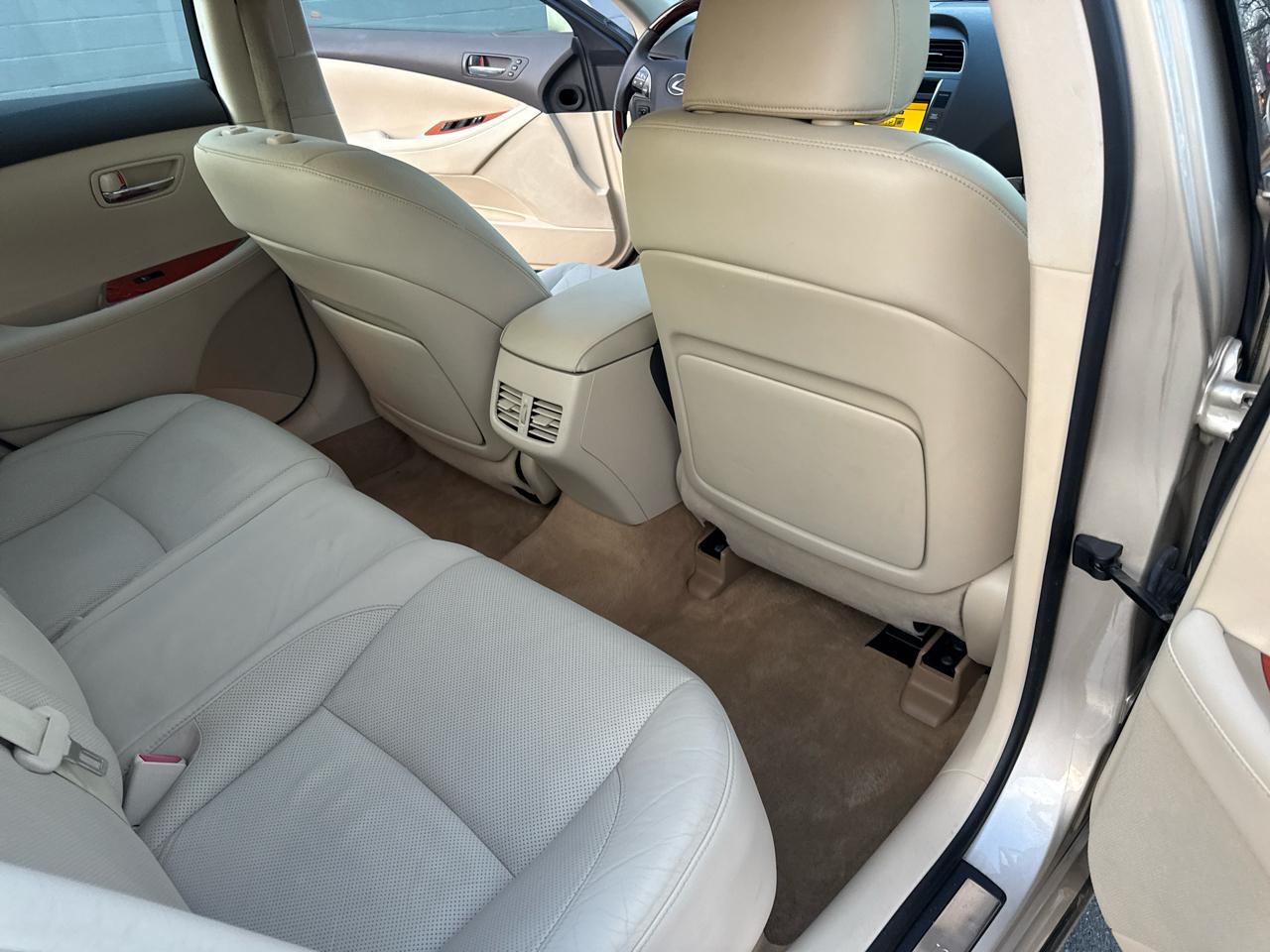 Lexus ES 350 Sedan 2011