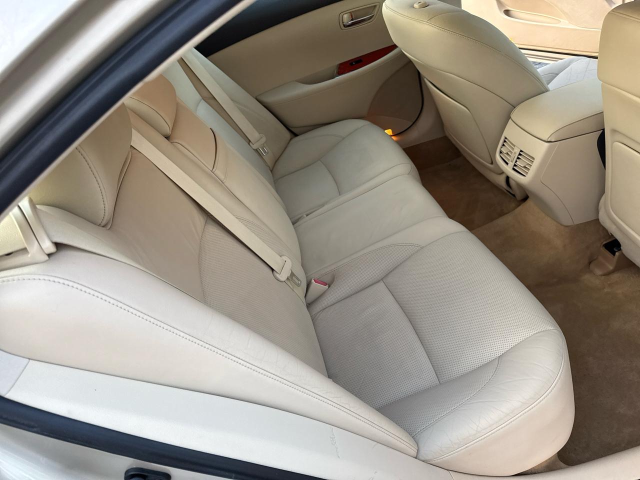 Lexus ES 350 Sedan 2011