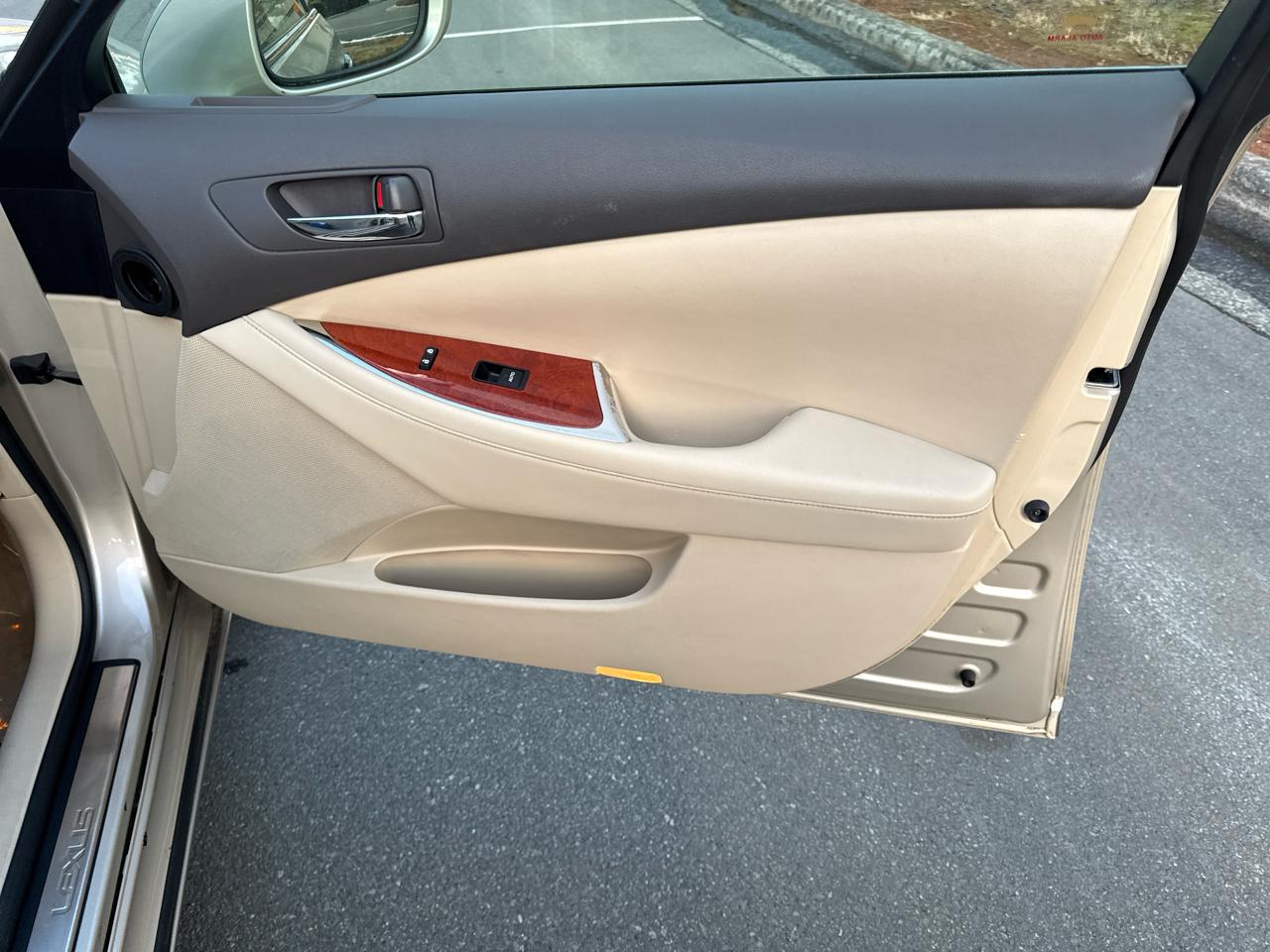 Lexus ES 350 Sedan 2011