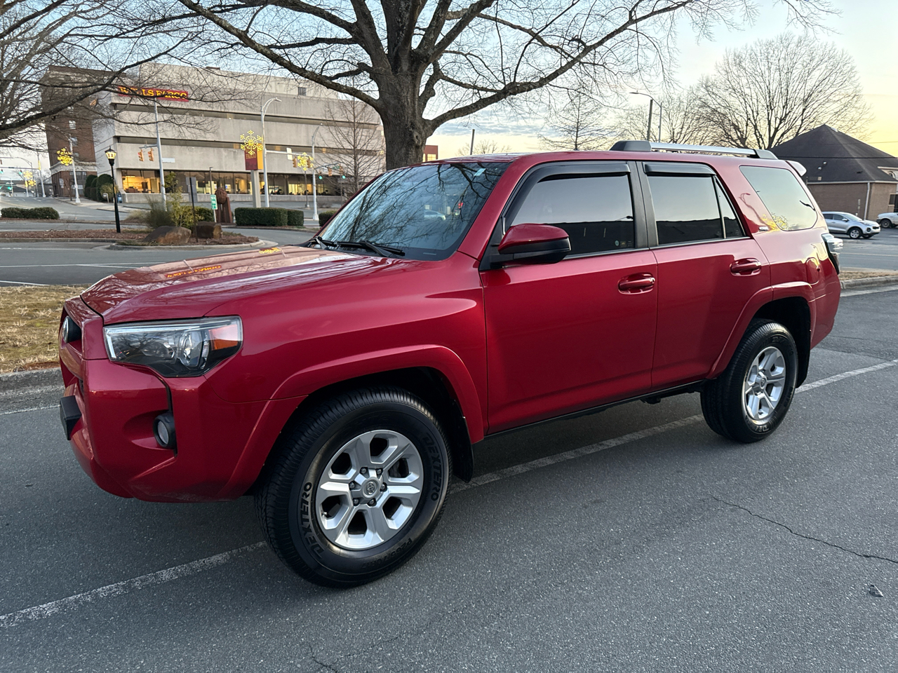 Toyota 4Runner SR5 2WD 2019