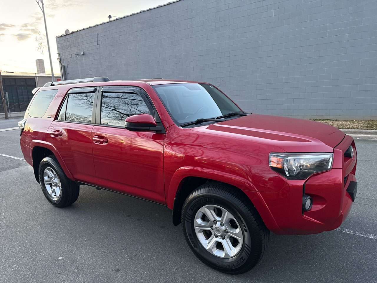 Toyota 4Runner SR5 2WD 2019