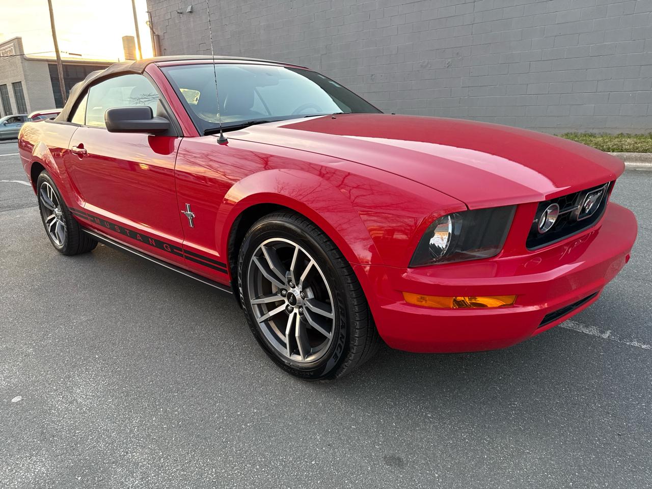 Ford Mustang V6 Deluxe Convertible 2005