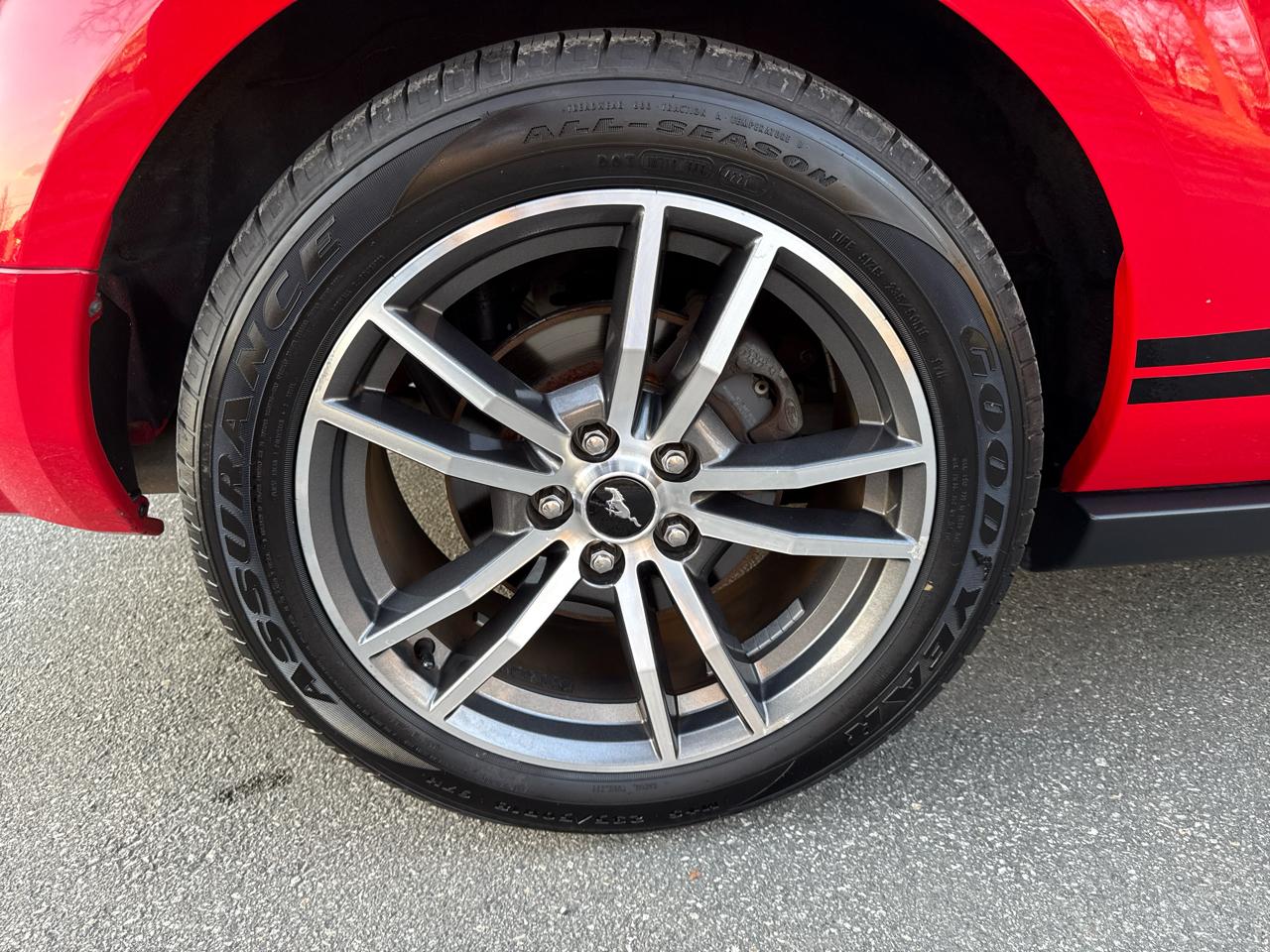 Ford Mustang V6 Deluxe Convertible 2005