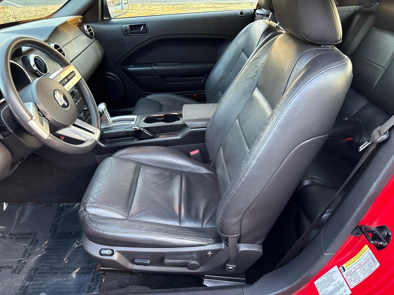 Ford Mustang V6 Deluxe Convertible 2005