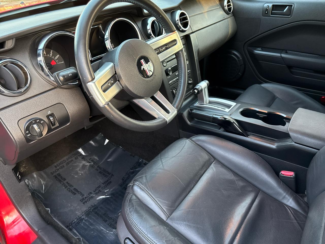 Ford Mustang V6 Deluxe Convertible 2005