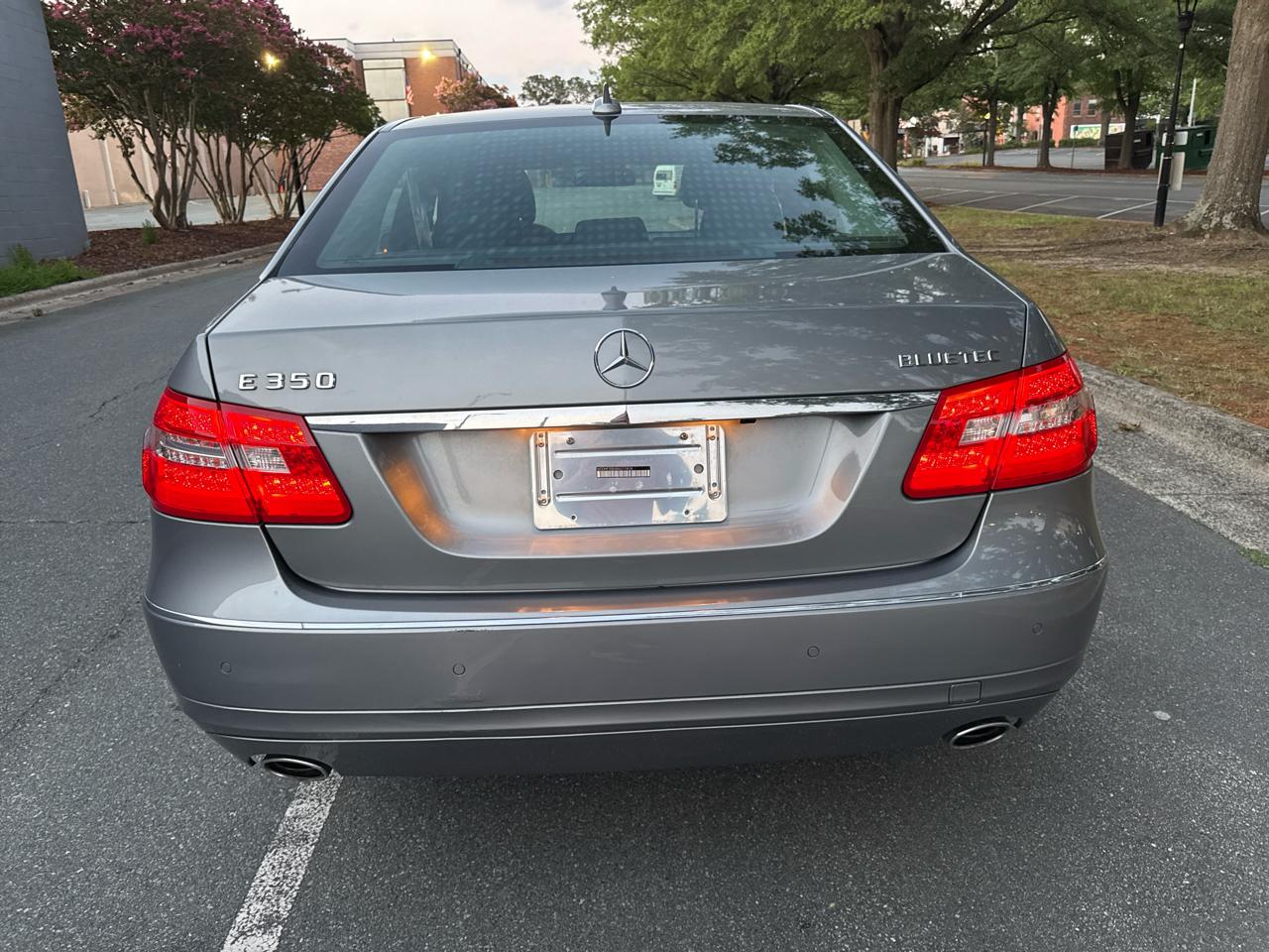 Mercedes-Benz E-Class E350 BlueTEC Sedan 2011