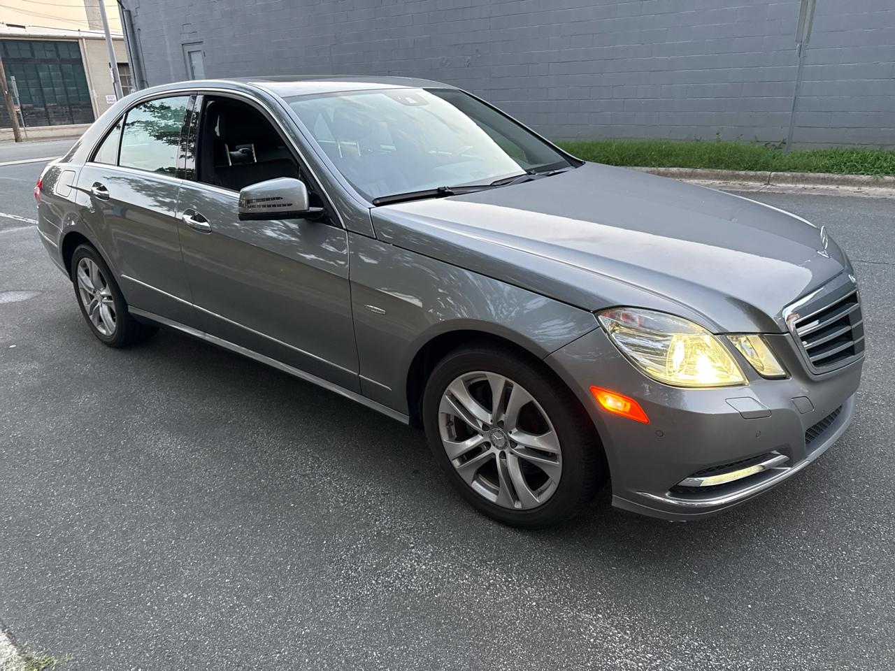 Mercedes-Benz E-Class E350 BlueTEC Sedan 2011