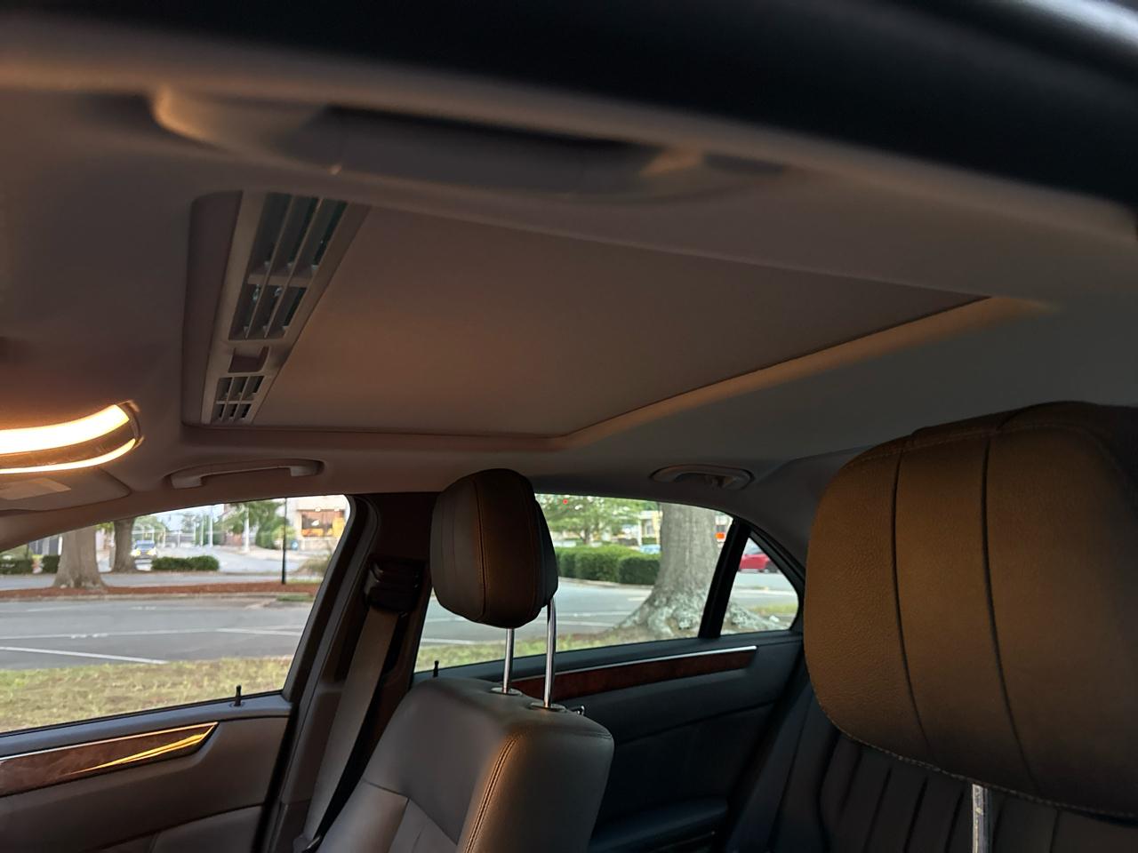 Mercedes-Benz E-Class E350 BlueTEC Sedan 2011