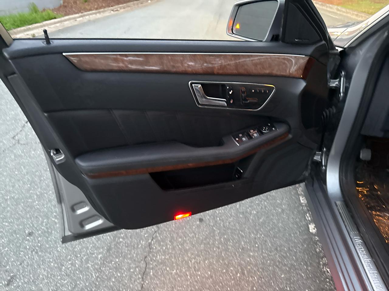 Mercedes-Benz E-Class E350 BlueTEC Sedan 2011