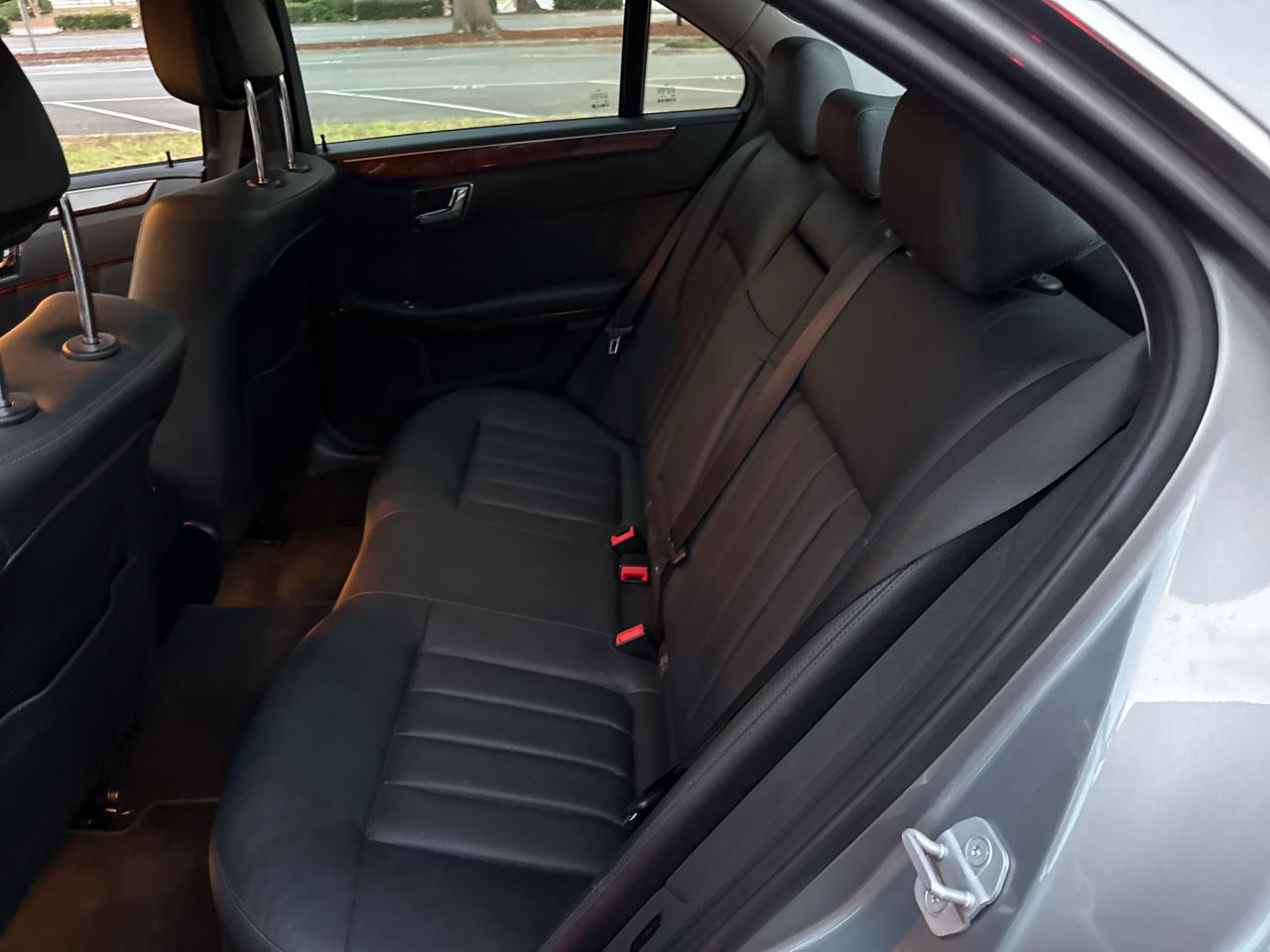 Mercedes-Benz E-Class E350 BlueTEC Sedan 2011