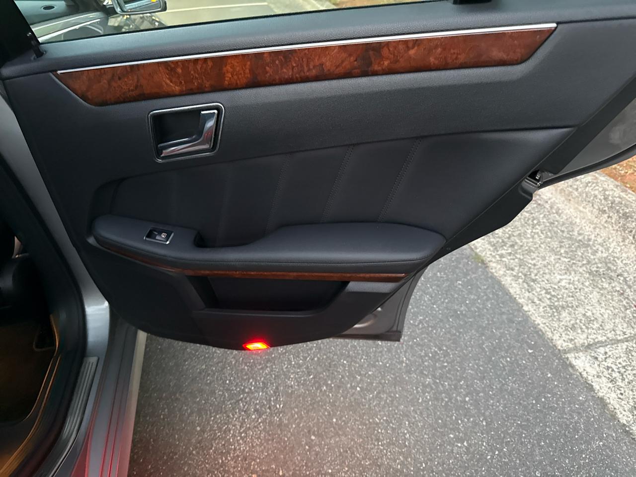 Mercedes-Benz E-Class E350 BlueTEC Sedan 2011