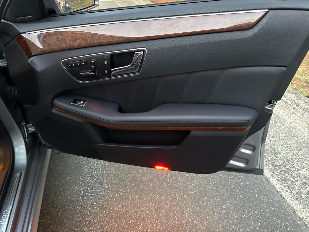 Mercedes-Benz E-Class E350 BlueTEC Sedan 2011