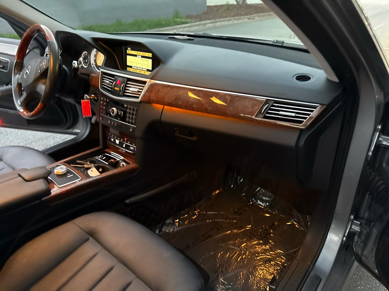 Mercedes-Benz E-Class E350 BlueTEC Sedan 2011