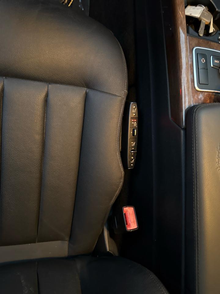Mercedes-Benz E-Class E350 BlueTEC Sedan 2011