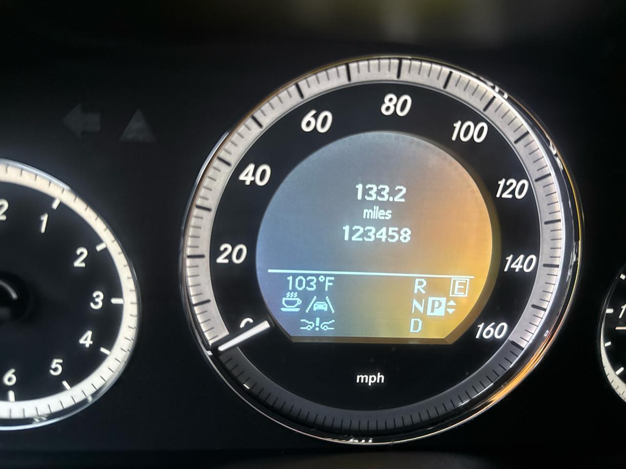 Mercedes-Benz E-Class E350 BlueTEC Sedan 2011
