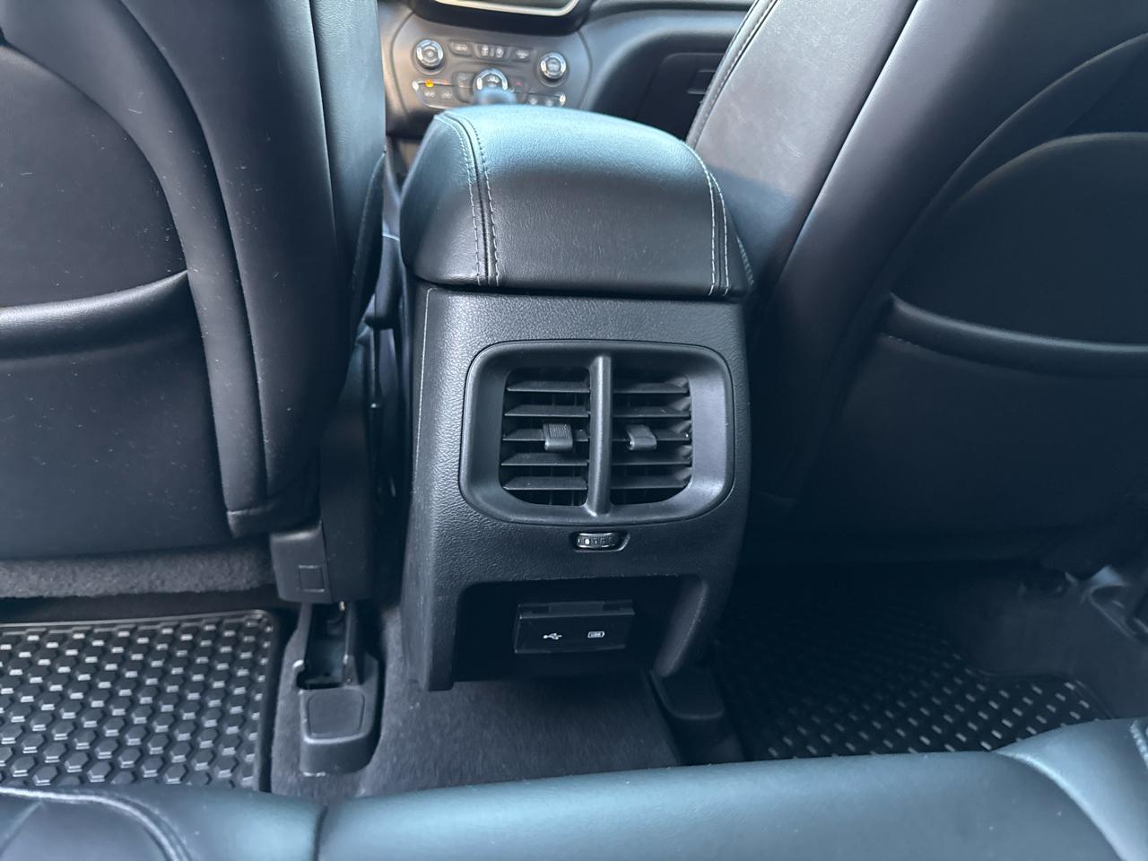 Jeep Cherokee Latitude Plus 4WD 2019