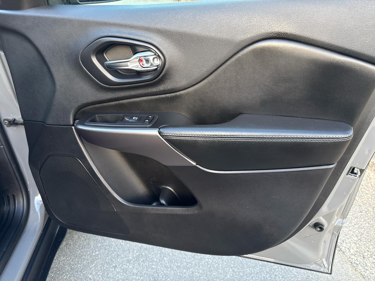 Jeep Cherokee Latitude Plus 4WD 2019