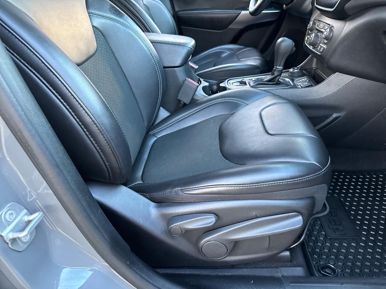 Jeep Cherokee Latitude Plus 4WD 2019