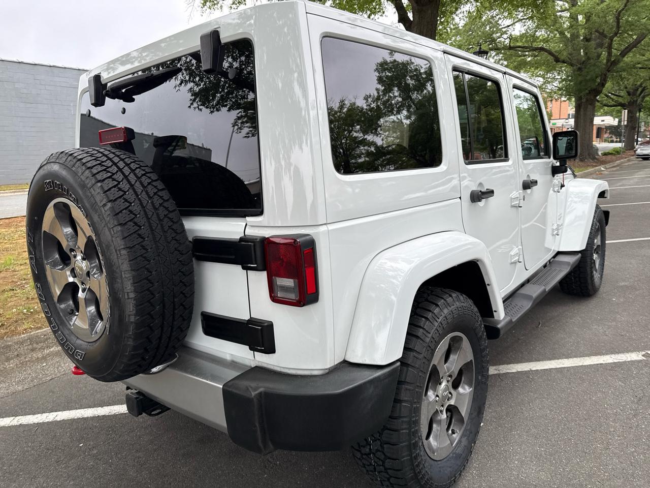 Jeep Wrangler Unlimited Sahara 4WD 2017