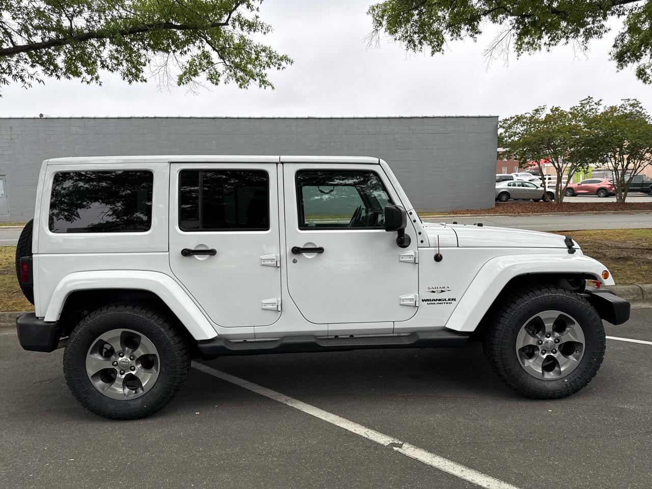 Jeep Wrangler Unlimited Sahara 4WD 2017