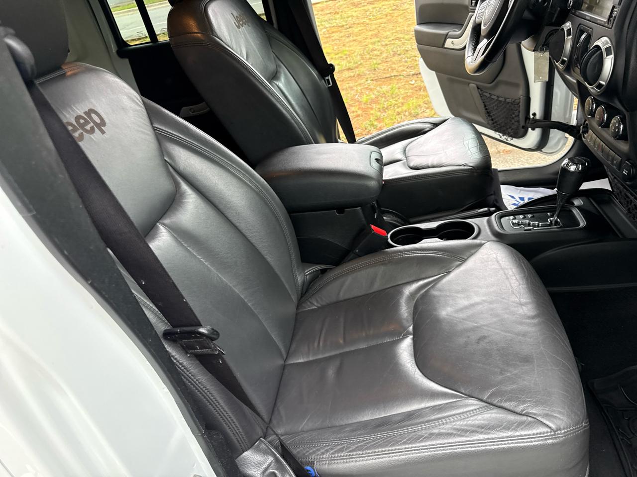 Jeep Wrangler Unlimited Sahara 4WD 2017