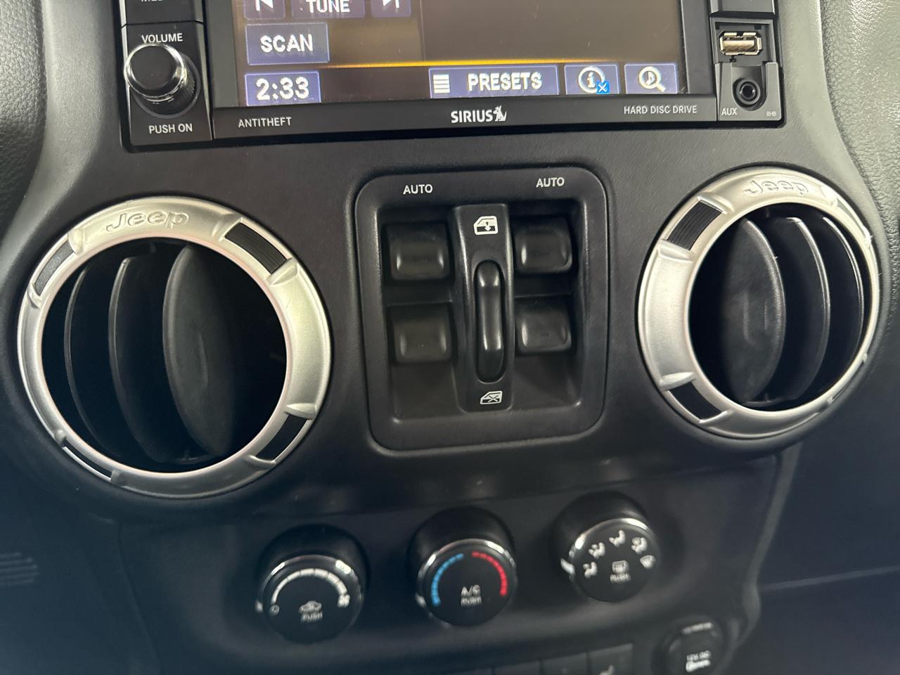Jeep Wrangler Unlimited Sahara 4WD 2017