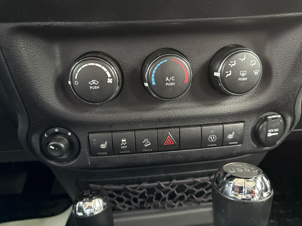 Jeep Wrangler Unlimited Sahara 4WD 2017