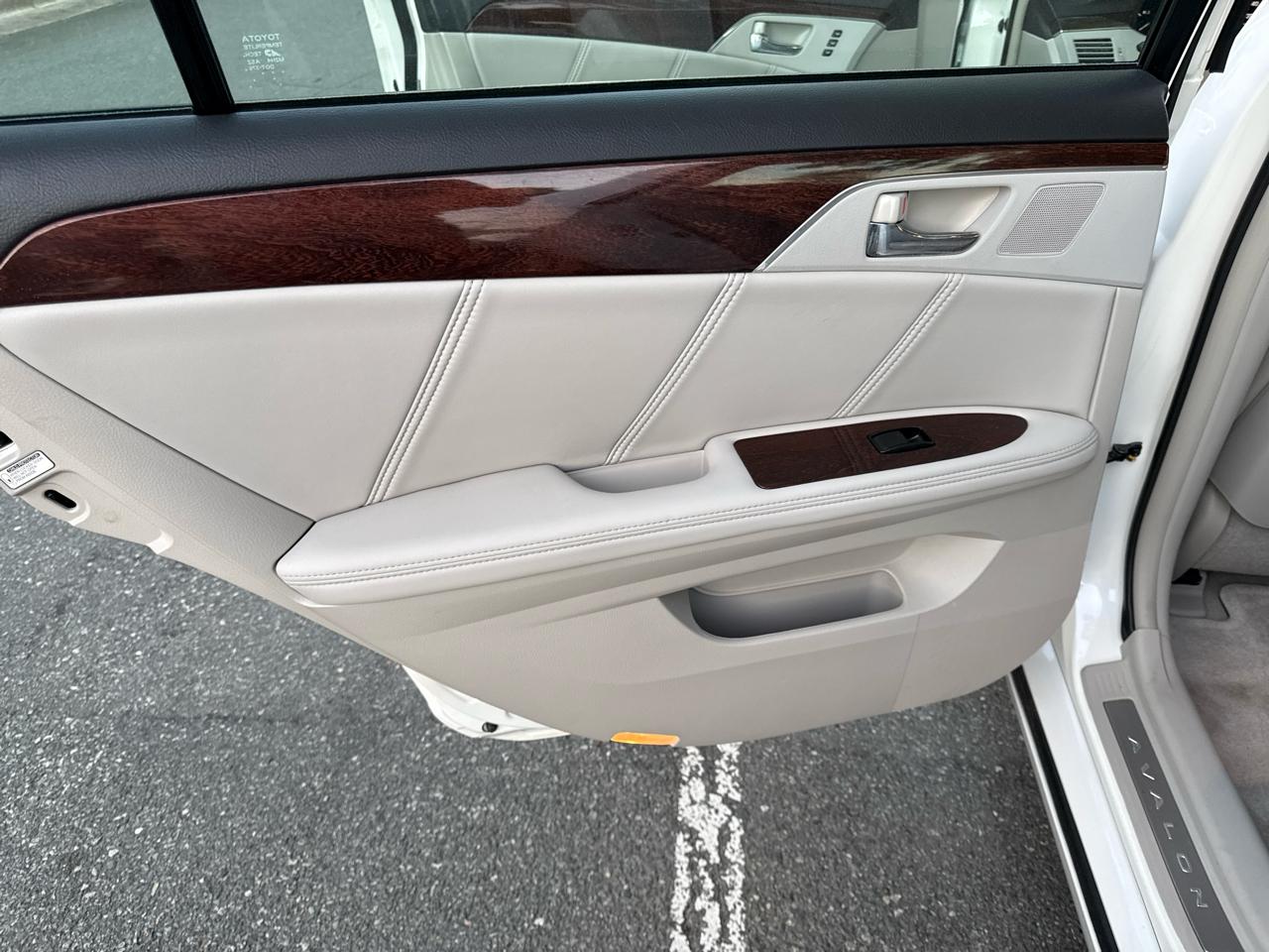 Toyota Avalon Limited 2008