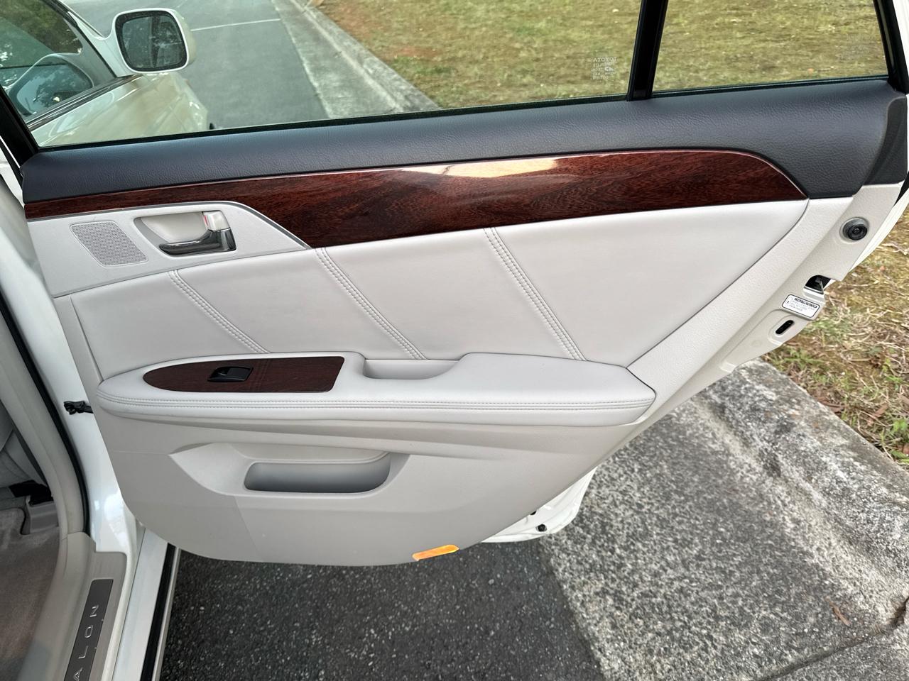 Toyota Avalon Limited 2008