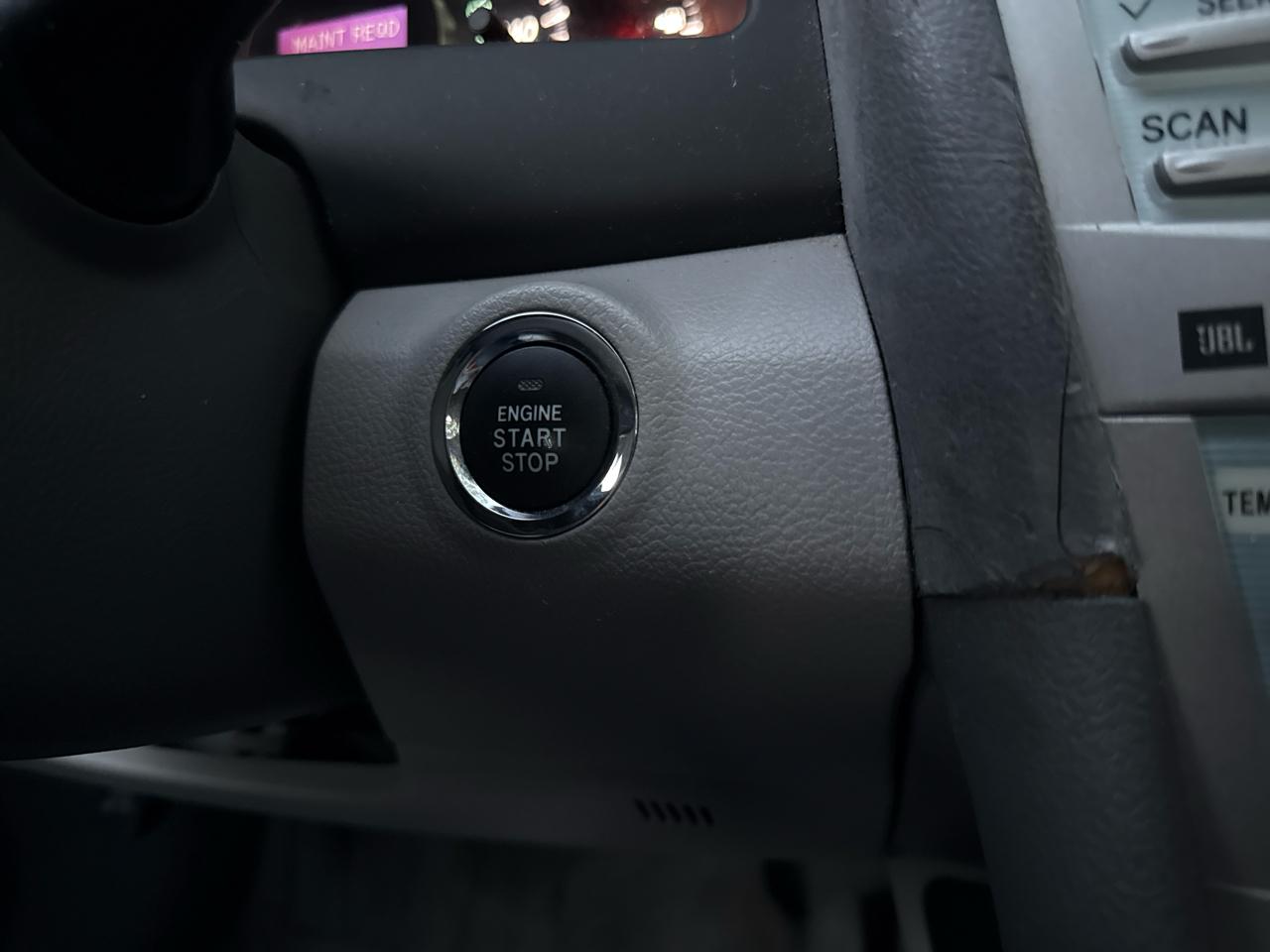 Toyota Camry 4dr Sdn XLE Auto V6 2008