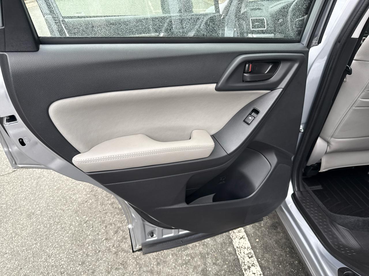 Subaru Forester 2.5i PZEV CVT 2016