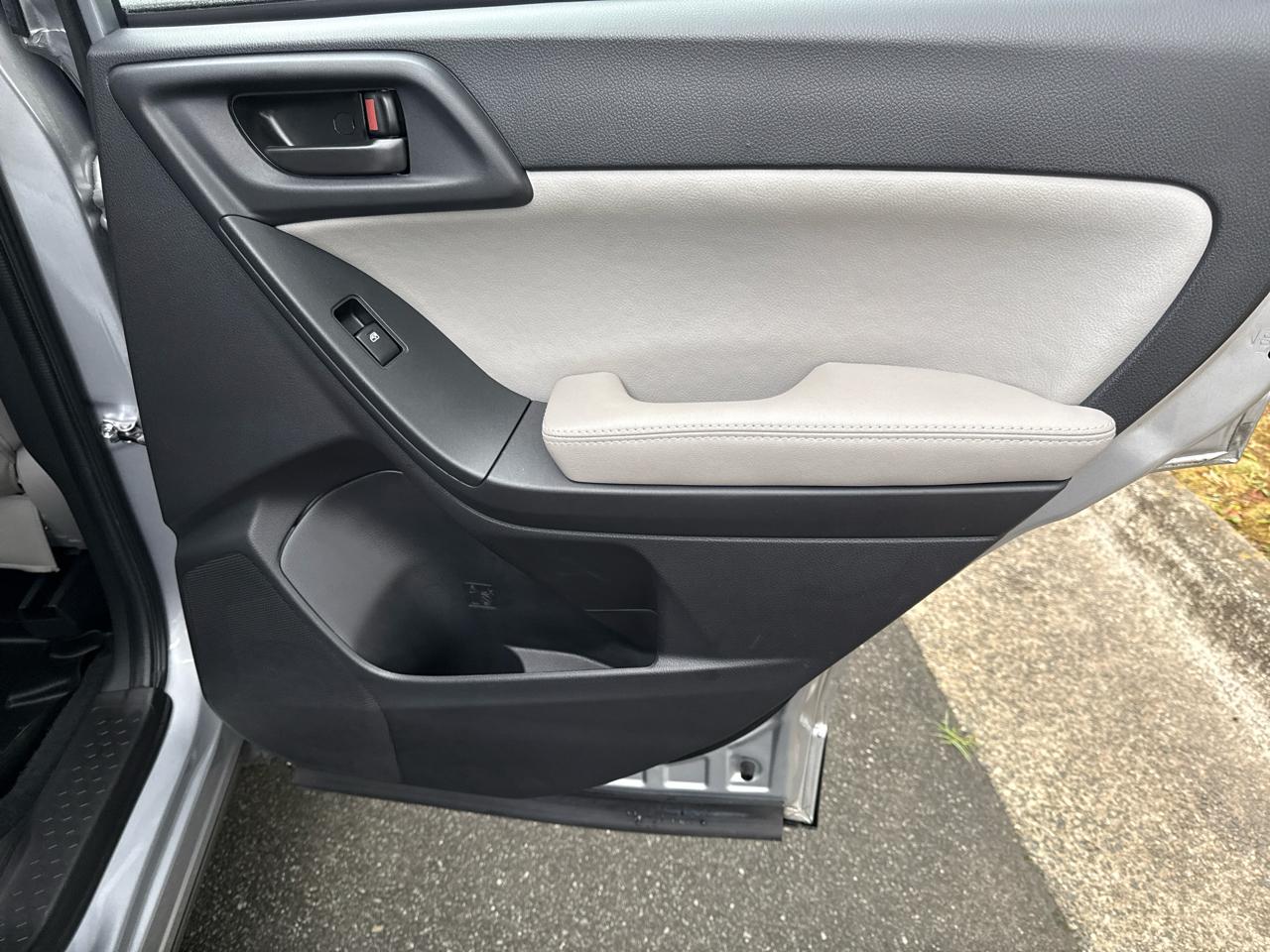 Subaru Forester 2.5i PZEV CVT 2016