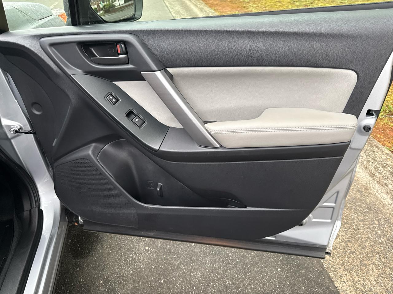 Subaru Forester 2.5i PZEV CVT 2016