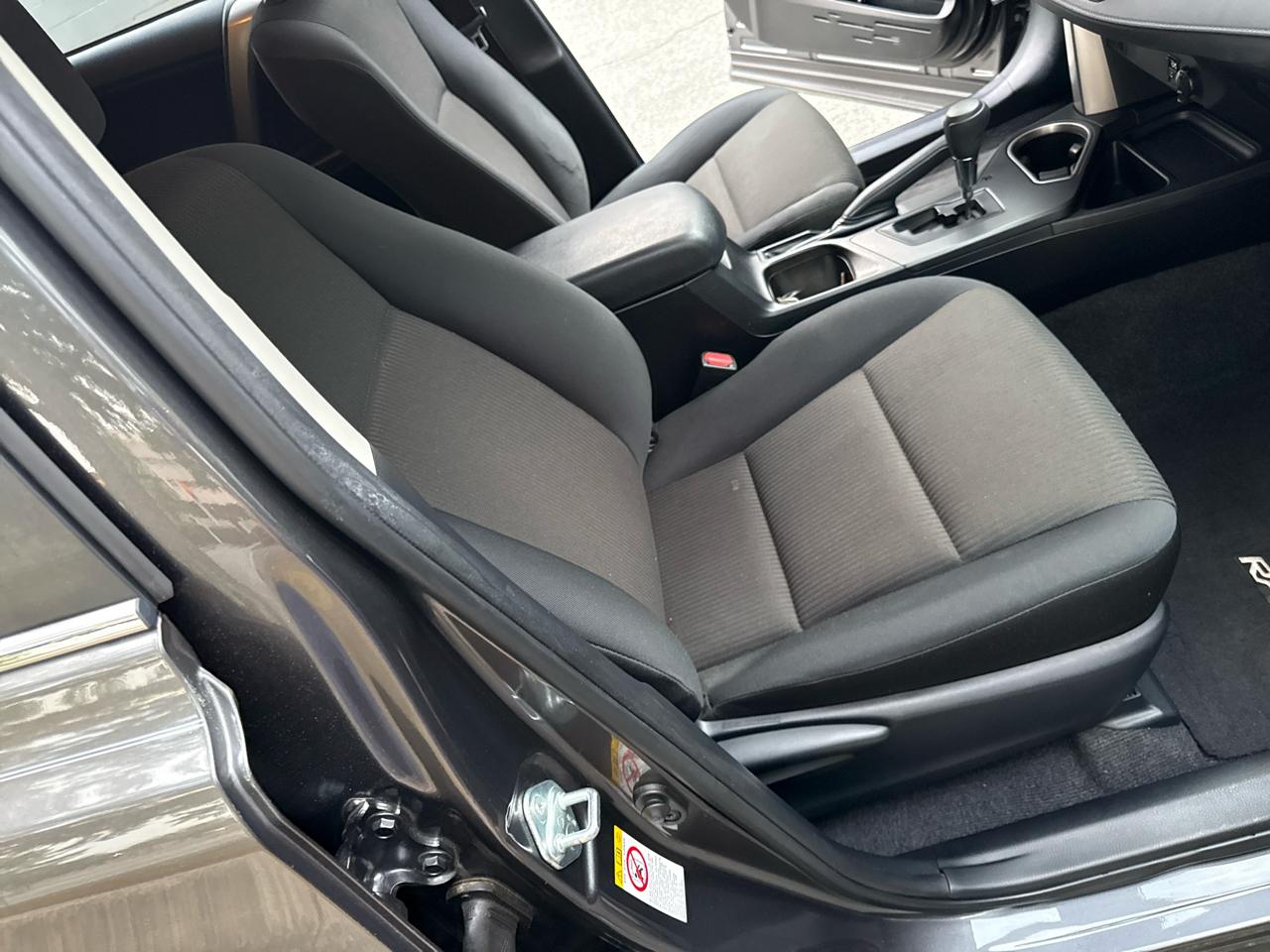 Toyota RAV4 LE FWD 2017