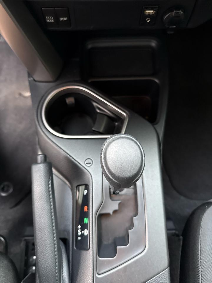 Toyota RAV4 LE FWD 2017
