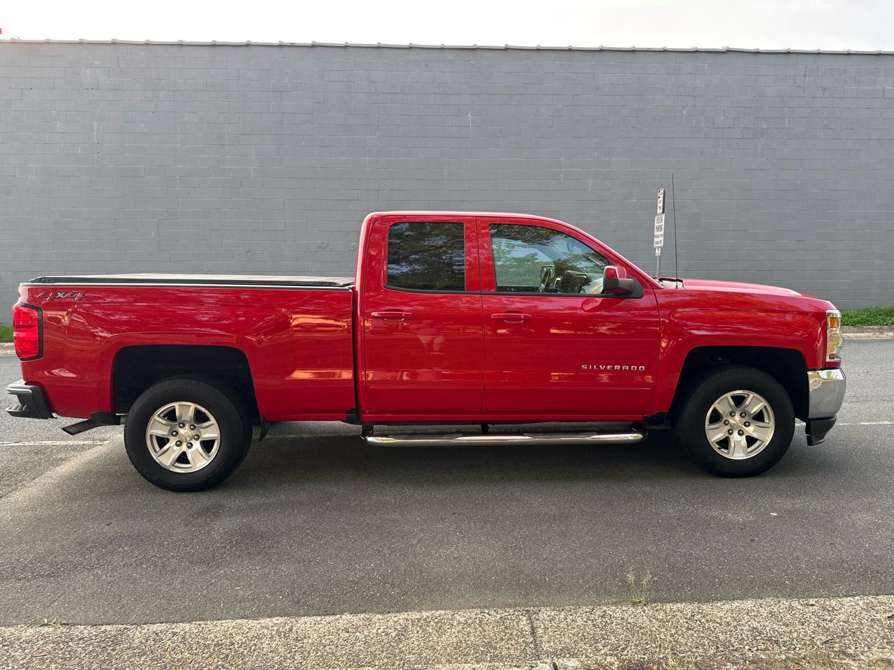 Chevrolet Silverado 1500 LT Ext Cab 4WD 4D 2018