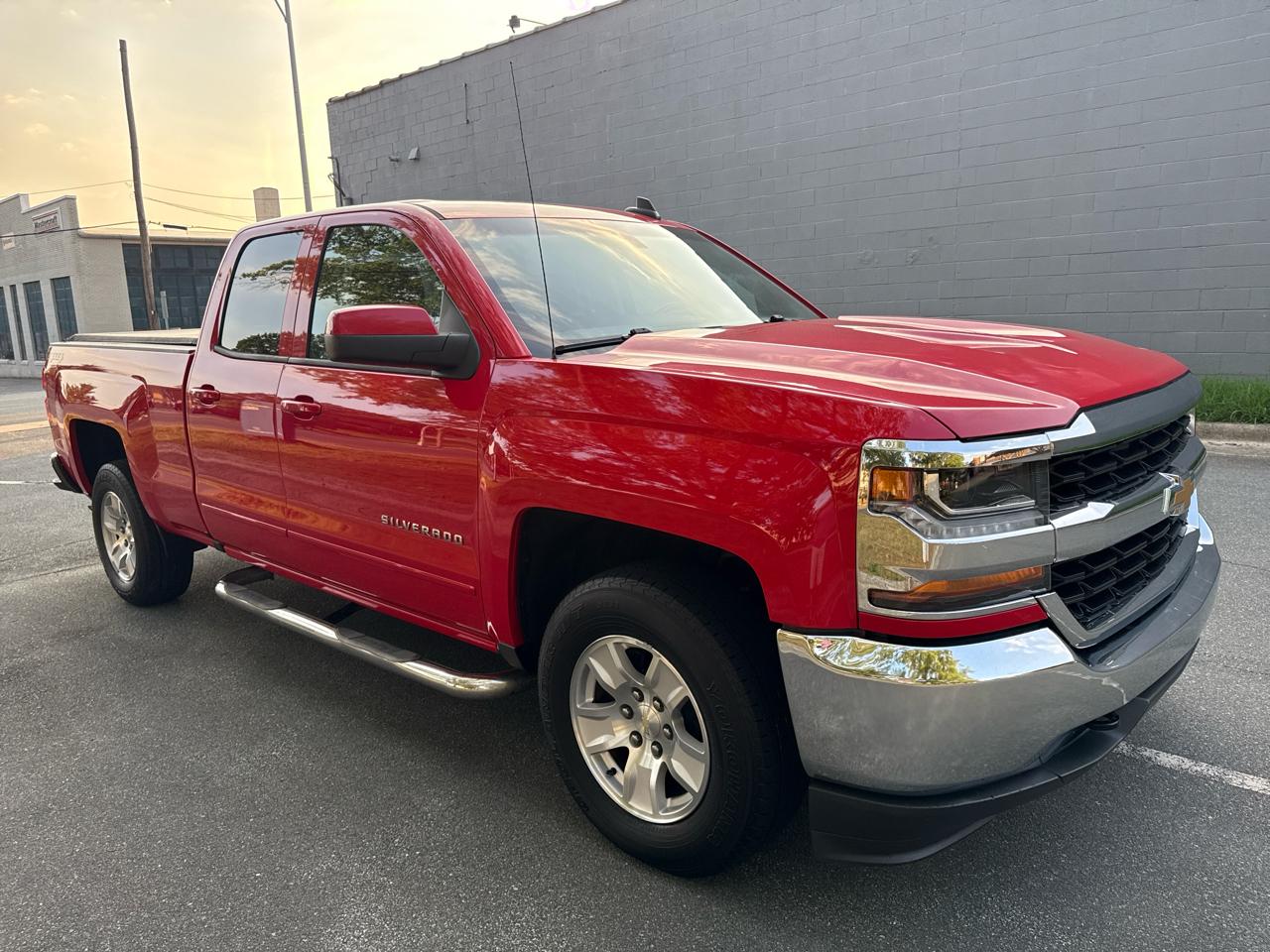 Chevrolet Silverado 1500 LT Ext Cab 4WD 4D 2018