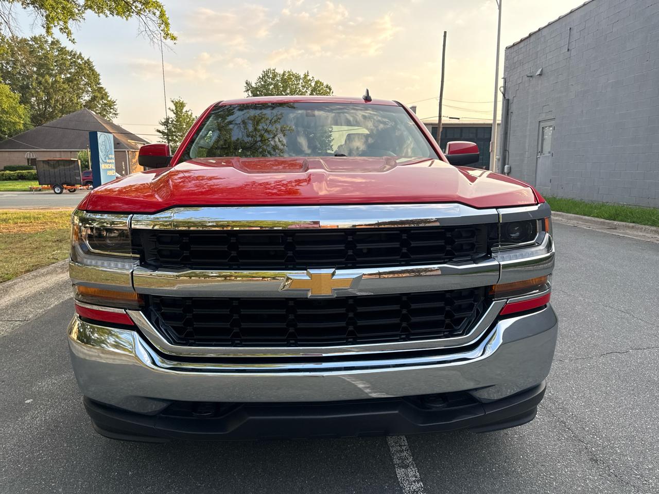 Chevrolet Silverado 1500 LT Ext Cab 4WD 4D 2018