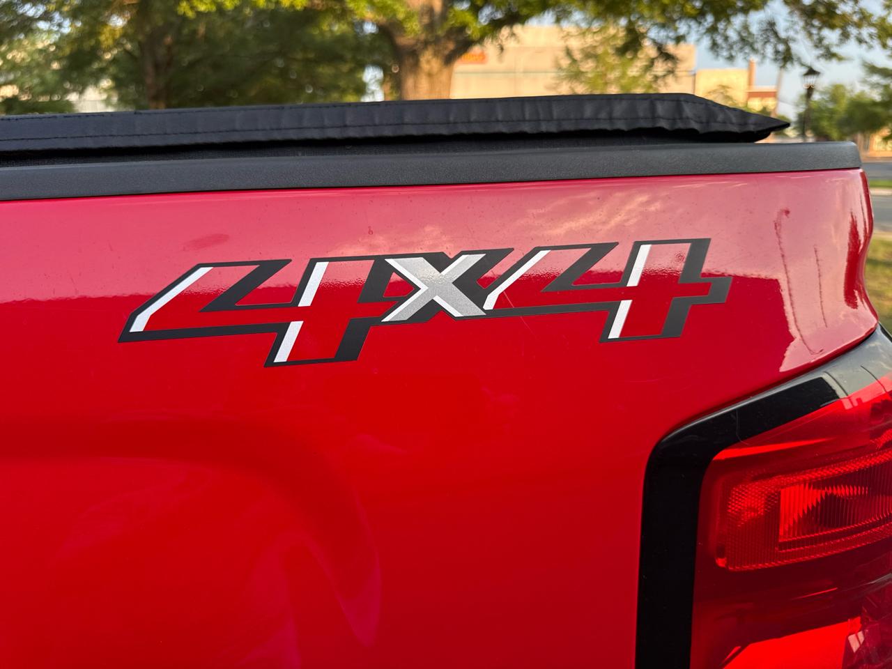 Chevrolet Silverado 1500 LT Ext Cab 4WD 4D 2018