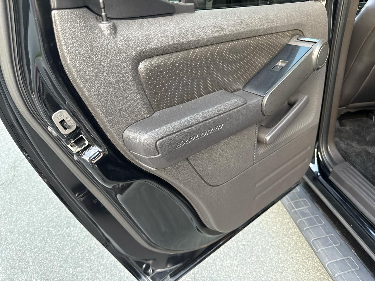 Ford Explorer Sport Trac Adrenalin 4WD 2010