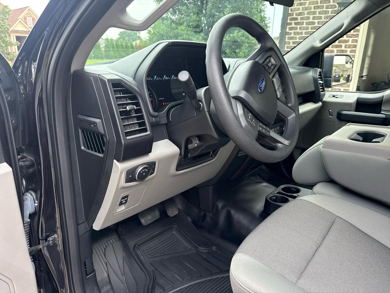 Ford F-150 XL 2WD Reg Cab 8' Box 2019