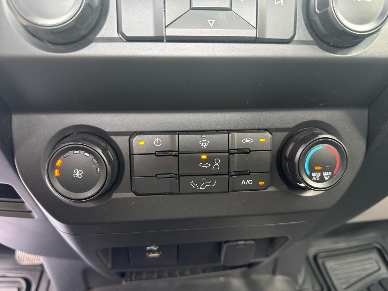 Ford F-150 XL 2WD Reg Cab 8' Box 2019