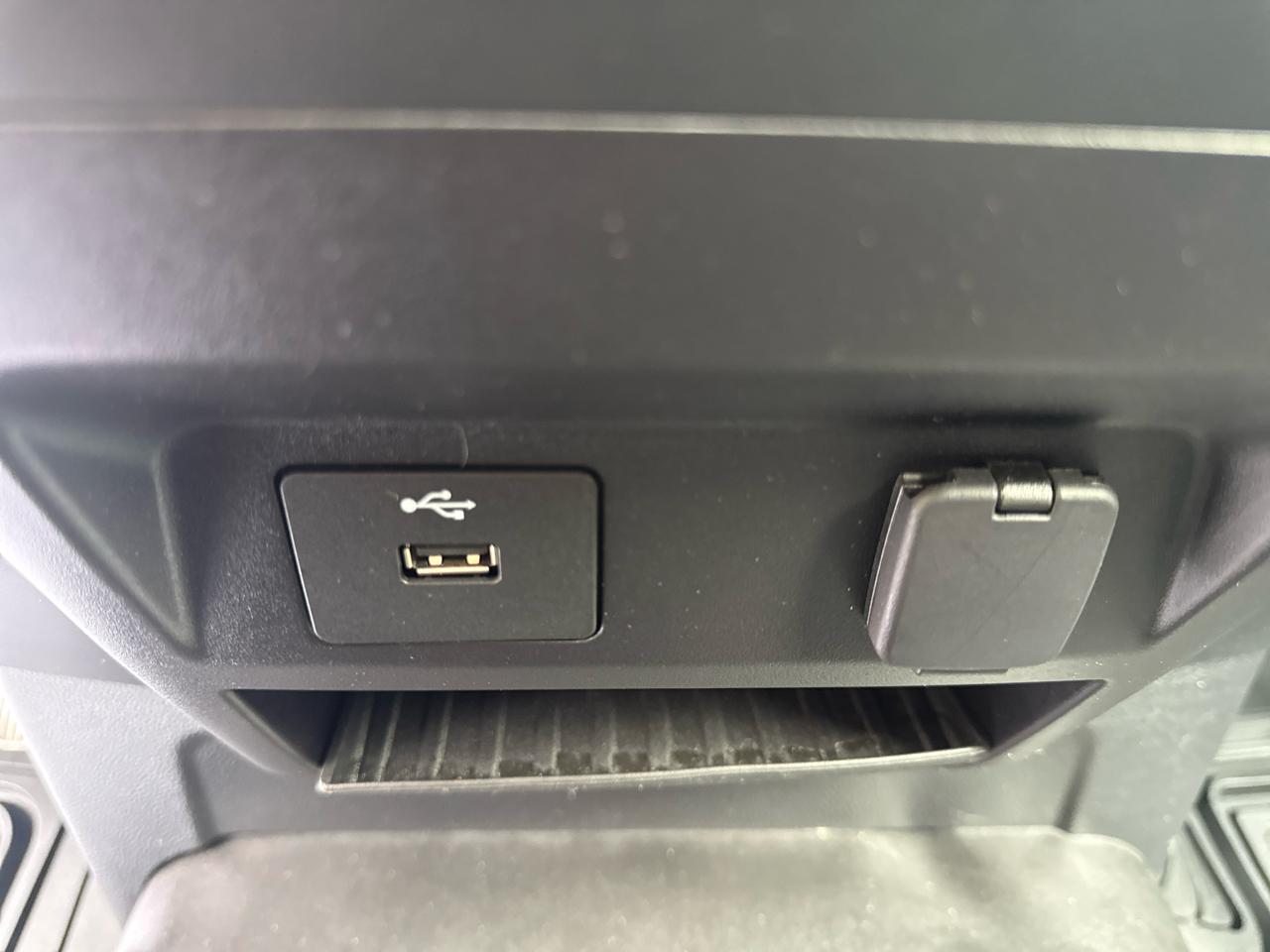 Ford F-150 XL 2WD Reg Cab 8' Box 2019