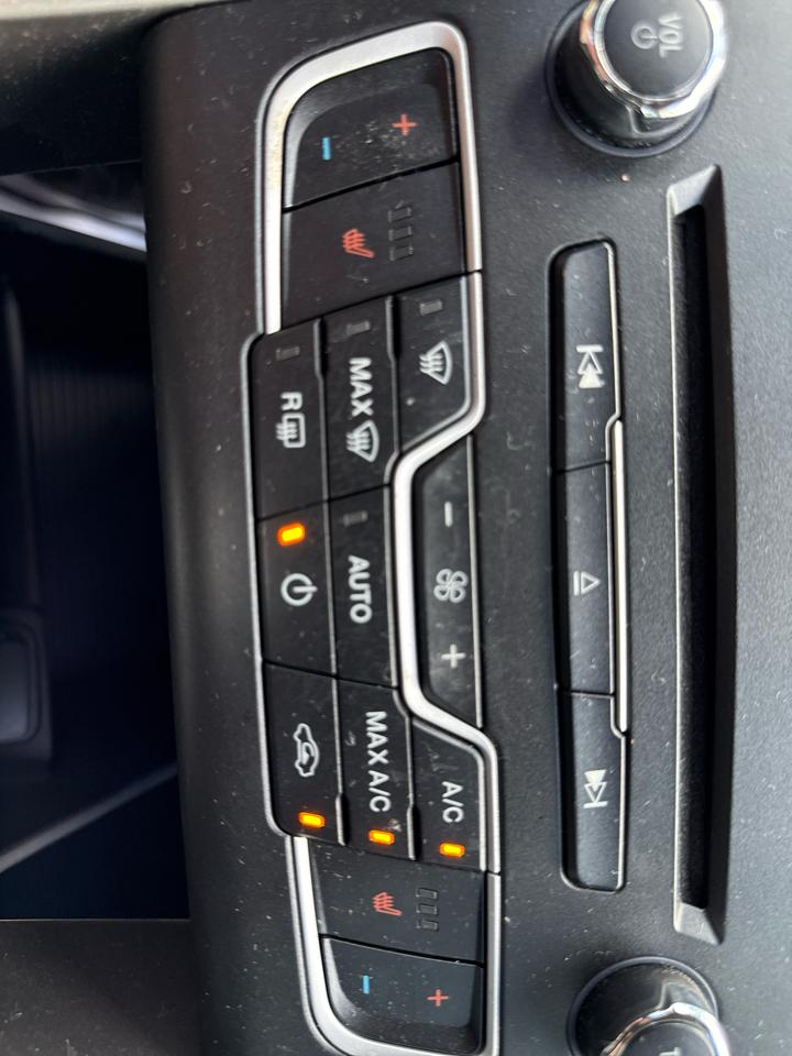 Ford Fusion SE 2016